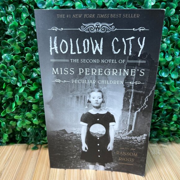 Bundle Miss Peregrine's Peculiar Children Books Hollow City Summer Reading - Picture 7 of 10